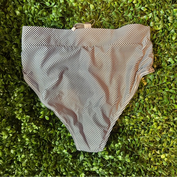 High-Waisted Black and White Stripe Bikini - Picture 7 of 8